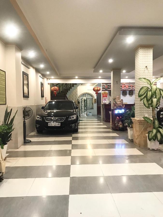 Huyen Tran Hotel Can Tho Exterior foto